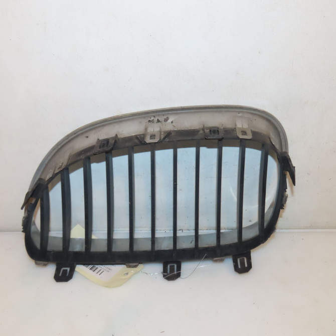 Grille d pare-choc av occasion B.M.W. SERIE 5 V Phase 1 07-2003->03-2007 51117049244 2
