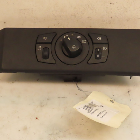 Interrupteur commande de phares occasion B.M.W. SERIE 5 V Phase 1 07-2003->03-2007 530d 218ch 61316924103