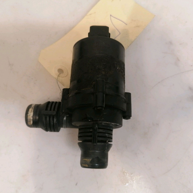 Pompe a eau occasion B.M.W. SERIE 5 V Phase 1 07-2003->03-2007 530d 218ch 11517790472 2