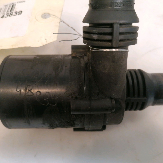 Pompe a eau occasion B.M.W. SERIE 5 V Phase 1 07-2003->03-2007 530d 218ch 11517790472 5