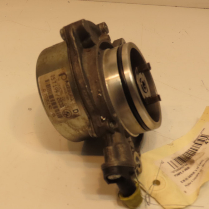 Pompe a vide occasion B.M.W. SERIE 3 IV Phase 1 04-1995->04-1999 320D 150ch 11667795142 1