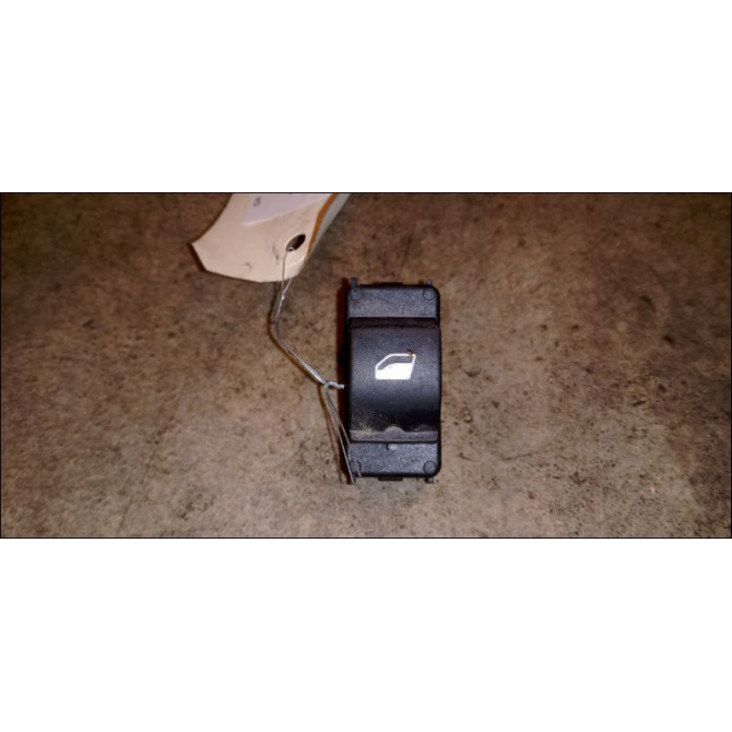 Commande lève-glace porte avant droite occasion PEUGEOT 5008 I Phase 1 11-2009->12-2013 6490X3 1