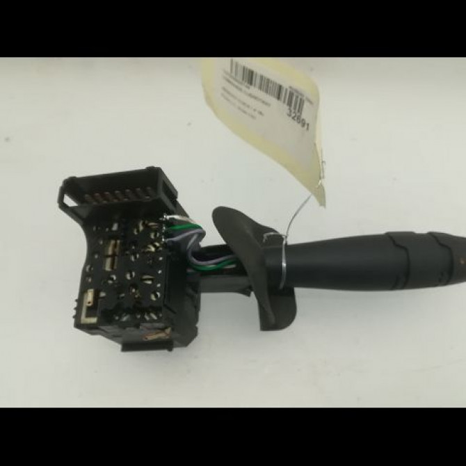 Commande clignotant occasion RENAULT CLIO II Phase 2 06-2001->07-2006 1.4i 16v 7701066570 3