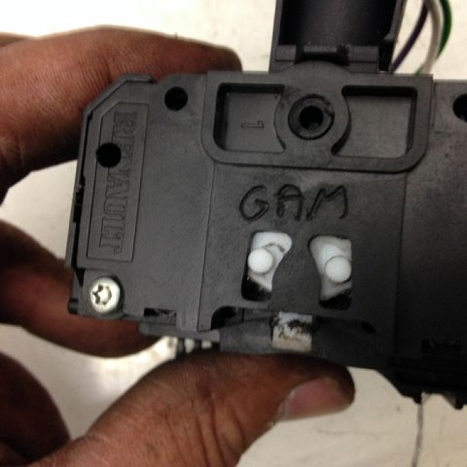 Commande clignotant occasion RENAULT CLIO II Phase 2 06-2001->07-2006 1.4 16v 7701066570 3