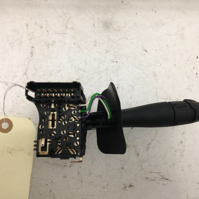 Commande clignotant occasion RENAULT CLIO II Phase 2 06-2001->07-2006 1.4 16v 7701066570 2