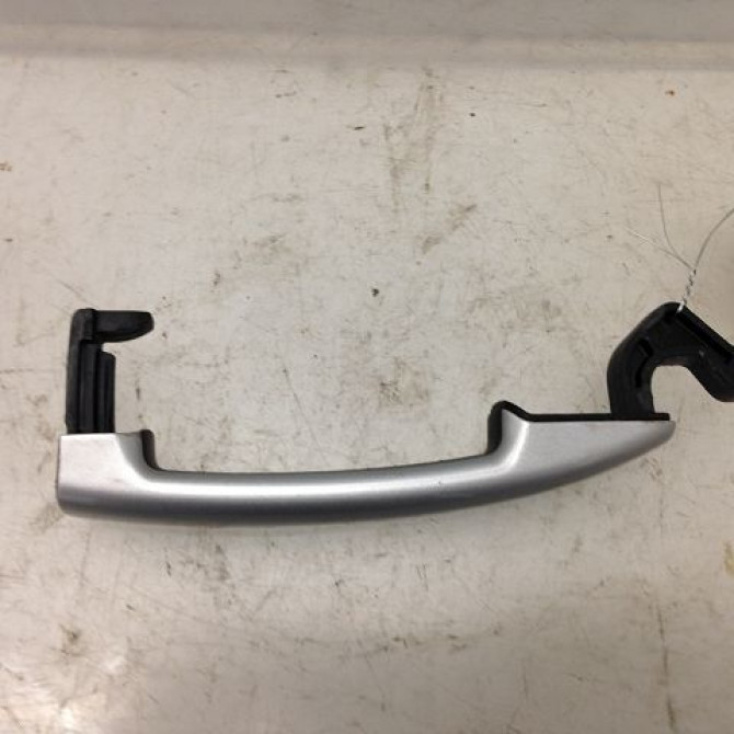 Poignee ext porte avg occasion PEUGEOT 208 208 Phase 1 2012-03-01->2015-09-30 1.4 HDI 68ch 9101GF 1