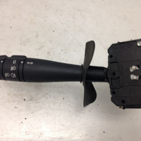 Commande clignotant occasion RENAULT CLIO II Phase 2 06-2001->07-2006 1.2 16v 7701066570
