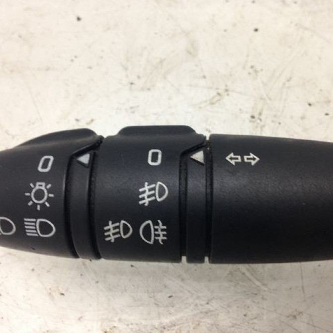 Commande clignotant occasion RENAULT CLIO II Phase 2 06-2001->07-2006 1.2 16v 7701066570 2