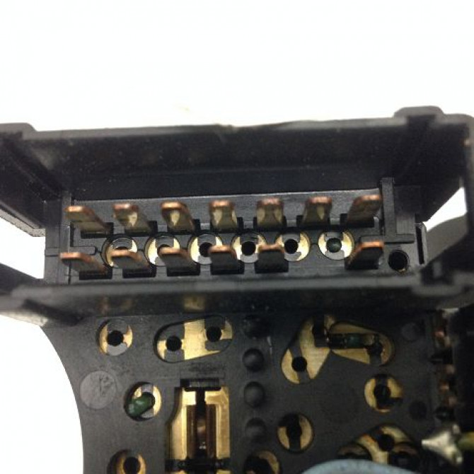 Commande clignotant occasion RENAULT CLIO CAMPUS II Phase 1 07-2006->07-2009 1.2i 7701066570 3