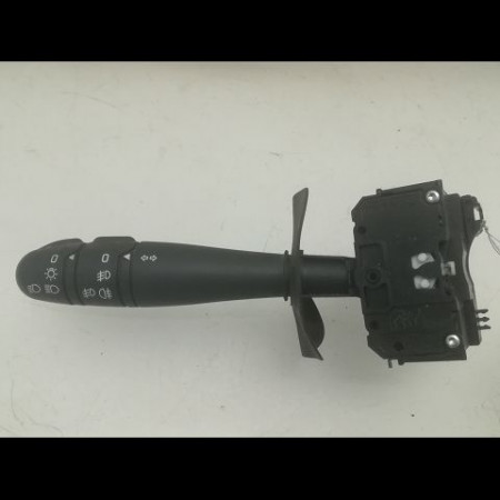 Commande clignotant occasion RENAULT CLIO CAMPUS II Phase 1 07-2006->07-2009 1.5 DCI 70ch 7701066570