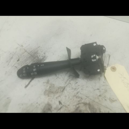 Commande clignotant occasion RENAULT CLIO II Phase 2 06-2001->07-2006 1.4i 16v 7701066570