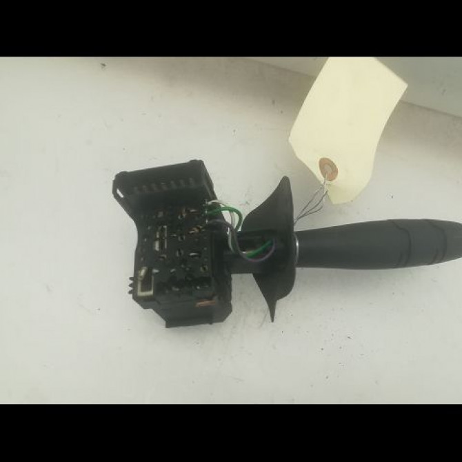 Commande clignotant occasion RENAULT CLIO II Phase 2 06-2001->07-2006 1.6 16v 7701066570 2