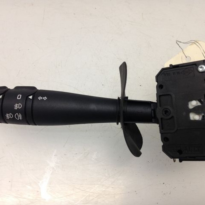 Commande clignotant occasion RENAULT CLIO II Phase 1 03-1998->06-2001 1.4 16v 7701066570 1