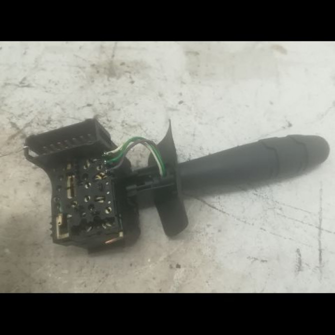 Commande clignotant occasion RENAULT CLIO II Phase 2 06-2001->07-2006 1.5 DCI 80ch 7701066570 2