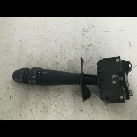 Commande clignotant occasion RENAULT CLIO II Phase 2 06-2001->07-2006 1.5 DCI 80ch 7701066570