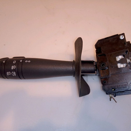 Commande clignotant occasion RENAULT CLIO CAMPUS II Phase 1 07-2006->07-2009 1.5 DCI 65ch 7701066570