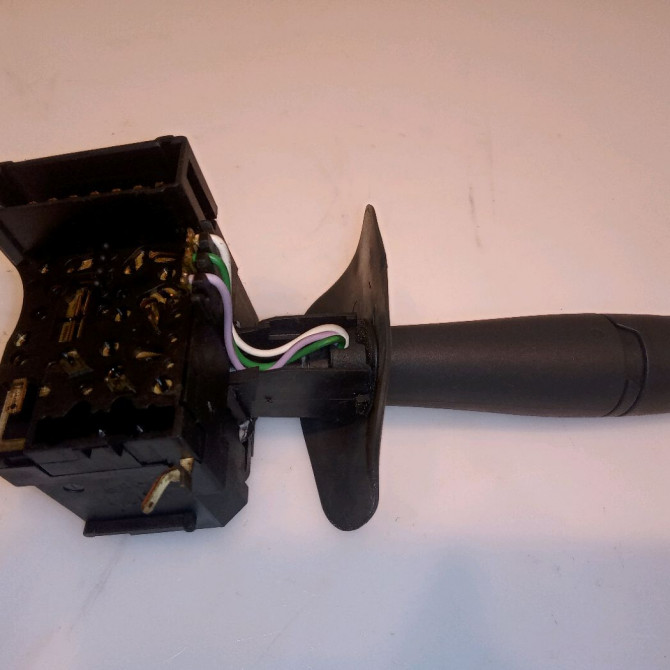 Commande clignotant occasion RENAULT CLIO CAMPUS II Phase 1 07-2006->07-2009 1.5 DCI 65ch 7701066570 2