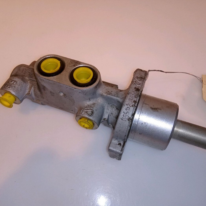 Maitre cylindre occasion PEUGEOT 206 + Phase 1 03-2009->05-2013 1.1i 60ch 4601H5 1