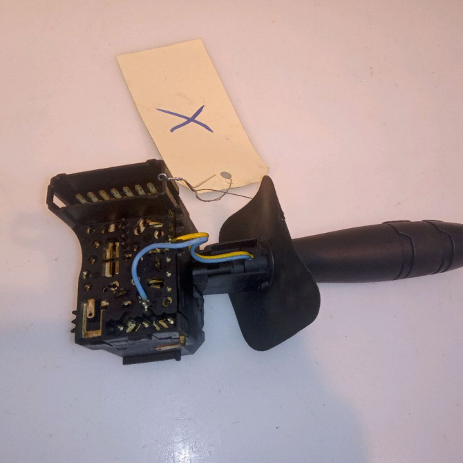 Commande clignotant occasion RENAULT CLIO II Phase 2 06-2001->07-2006 1.2 16v 7701066570 2