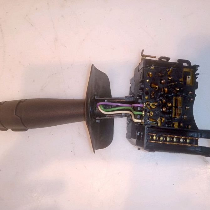 Commande clignotant occasion RENAULT CLIO CAMPUS II Phase 1 07-2006->07-2009 1.5 DCI 65ch 7701066570 2