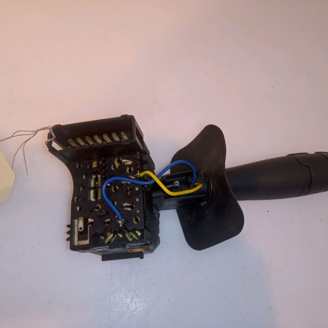 Commande clignotant occasion RENAULT CLIO II Phase 2 06-2001->07-2006 1.2 7701066570 2