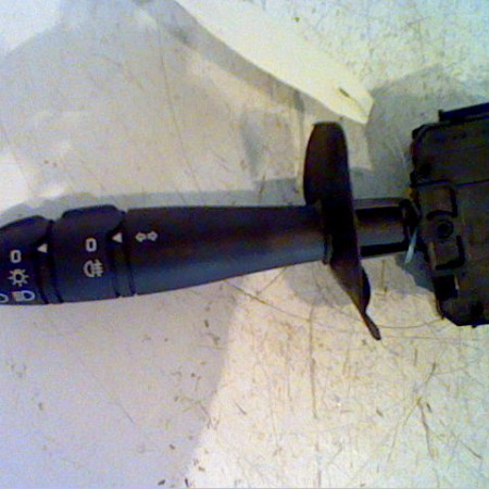 Commande clignotant occasion RENAULT CLIO CAMPUS II Phase 1 07-2006->07-2009 1.5 DCI 65ch 7701066570