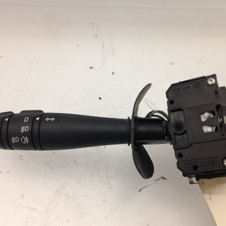 Commande clignotant occasion RENAULT CLIO II Phase 2 06-2001->07-2006 1.5 DCI 65ch 7701066570