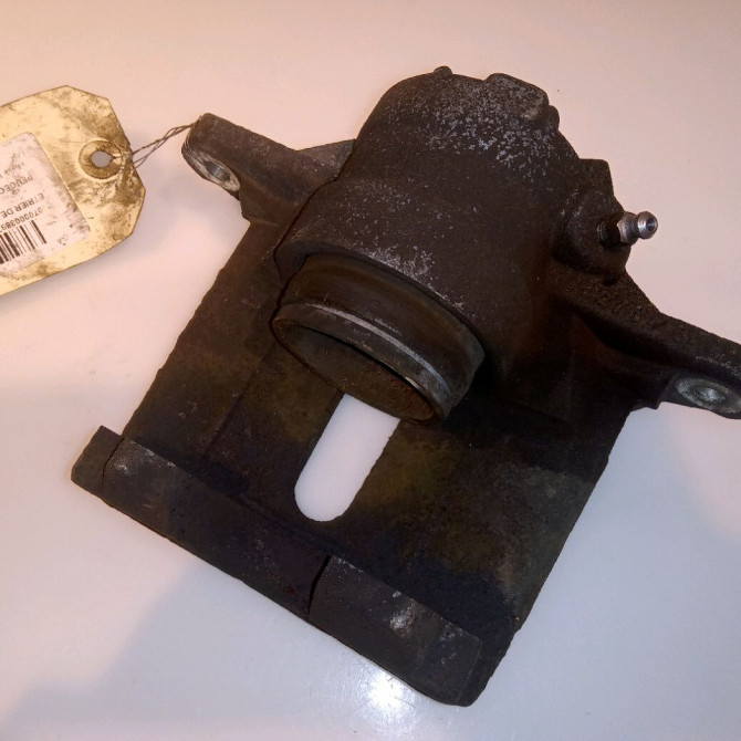 Etrier de frein avant droit occasion PEUGEOT 208 208 Phase 1 2012-03-01->2015-09-30 1.6 E-HDI 92ch 1617292180 1
