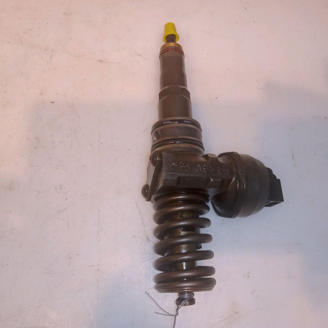 Injecteur occasion VOLKSWAGEN POLO IV Phase 2 05-2005->09-2009 1.4 TDI 70ch 38130073BN 2