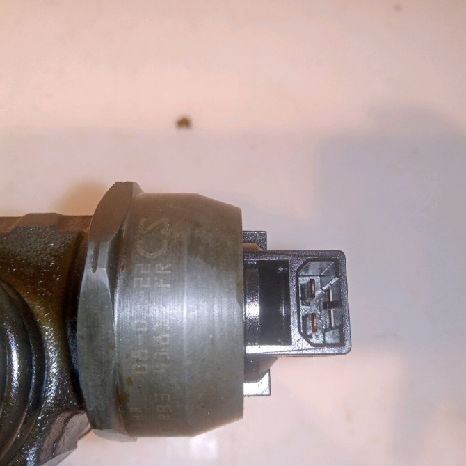 Injecteur occasion VOLKSWAGEN POLO IV Phase 2 05-2005->09-2009 1.4 TDI 70ch 38130073BN 3