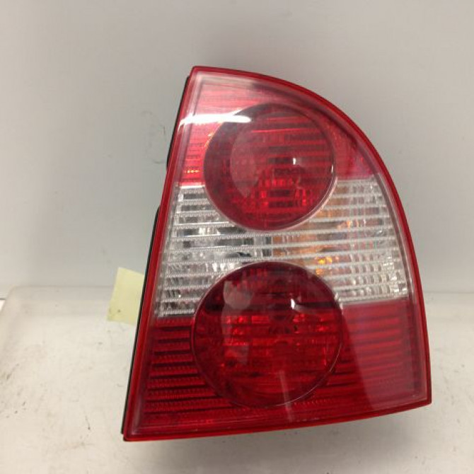 Feu arrière droit occasion VOLKSWAGEN PASSAT IV Phase 2 10-2000->03-2005 1.9 TDI 130ch 3B5945096AE 2
