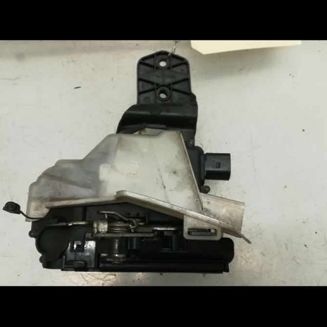 Serrure porte ard occasion VOLKSWAGEN PASSAT IV Phase 2 10-2000->03-2005 1.9 TDI 100ch 3B4839016AL 1