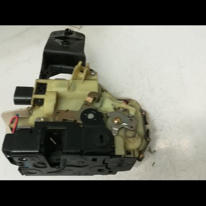 Serrure porte ard occasion VOLKSWAGEN PASSAT IV Phase 2 10-2000->03-2005 1.9 TDI 100ch 3B4839016AL 2