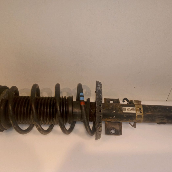 Amortisseur avant droit occasion VOLKSWAGEN POLO IV Phase 2 05-2005->09-2009 1.4 TDI 70ch 6Q0413031CE 2