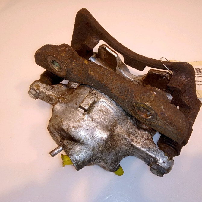Etrier de frein avant gauche occasion VOLKSWAGEN POLO III Phase 2 11-1999->12-2001 1.4 TDI 75ch 6N0615123C 2