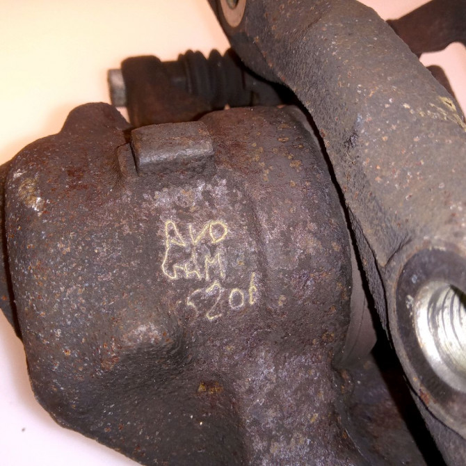 Etrier de frein avant droit occasion VOLKSWAGEN POLO III Phase 2 11-1999->12-2001 1.4 TDI 75ch 6N0615124C 4