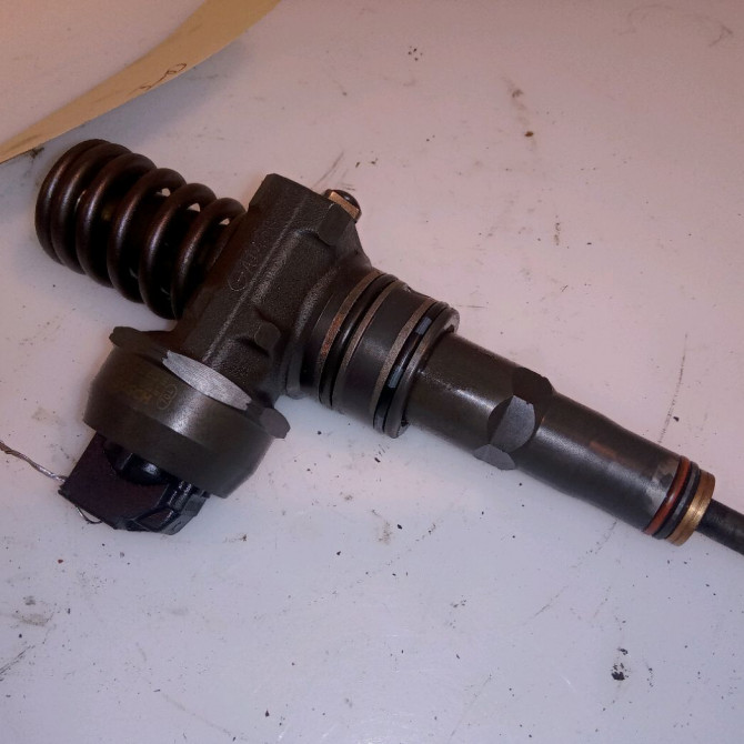 Injecteur occasion SEAT IBIZA III Phase 2 03-2006->06-2009 1.4 TDI 70ch 38130073BN 1