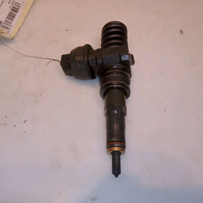 Injecteur occasion VOLKSWAGEN POLO IV Phase 2 05-2005->09-2009 1.4 TDI 70ch 38130073BN 1