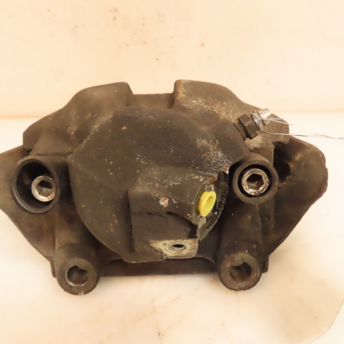 Etrier de frein avant droit occasion VOLKSWAGEN PASSAT IV Phase 2 10-2000->03-2005 1.9 TDI 100ch 8E0615124A 2