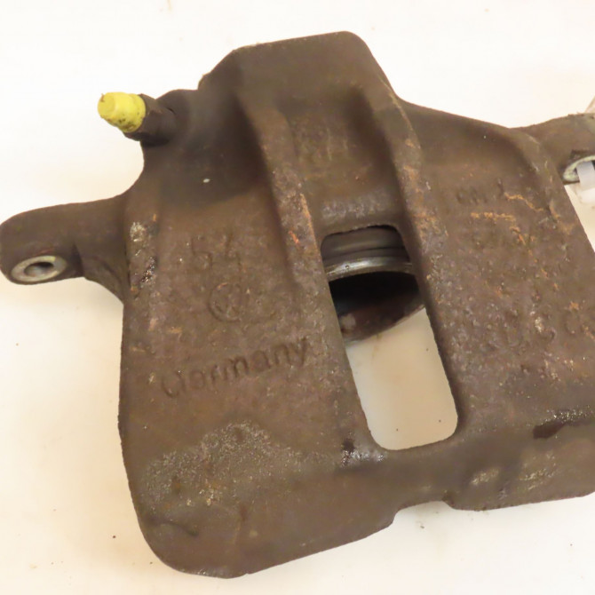 Etrier de frein avant droit occasion VOLKSWAGEN POLO III Phase 2 11-1999->12-2001 1.4 16v 6N0615124C 1