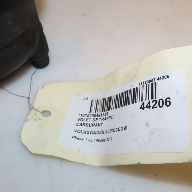 Volet de trappe carburant occasion VOLKSWAGEN SCIROCCO III Phase 1 07-2008->09-2014 2.0 TDI 140ch 1K8809857CGRU 3