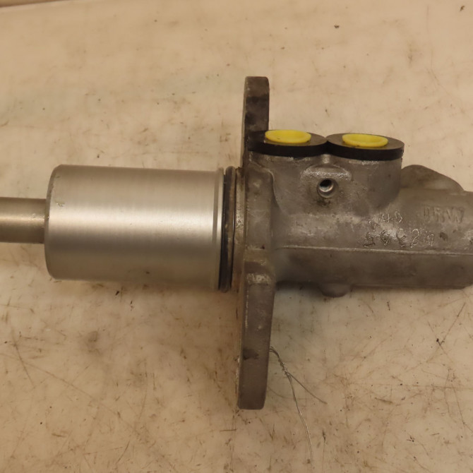 Maitre cylindre occasion VOLKSWAGEN PASSAT IV Phase 2 10-2000->03-2005 1.9 TDI 100ch 8E0611021B 1