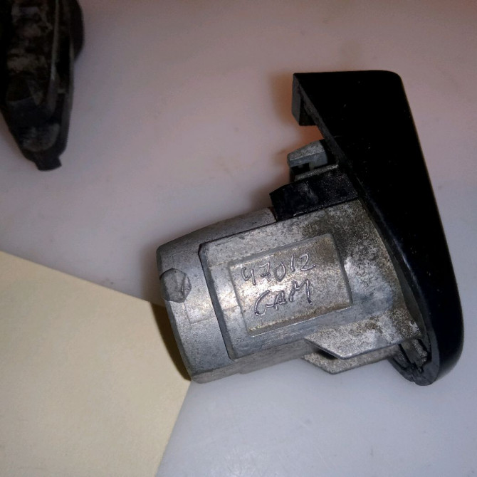 Poignee ext porte avd occasion VOLKSWAGEN GOLF V Phase 1 11-2003->10-2008 1.9 TDI 105ch 1K5837205GRU 3