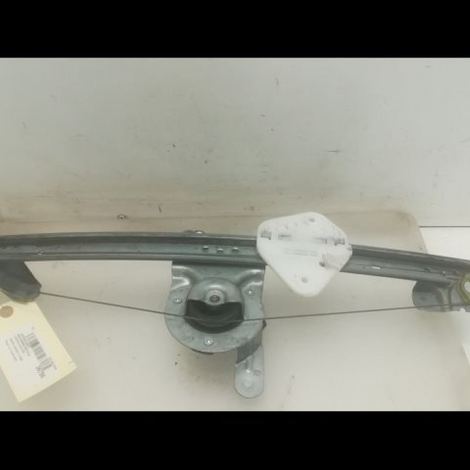 Mecanisme+moteur leve-glace avg occasion DACIA LOGAN I Phase 1 06-2005->06-2008 1.6 MPI 8200901099 2