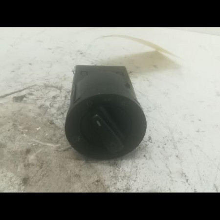 Interrupteur commande de phares occasion VOLKSWAGEN GOLF IV GOLF IV Phase 1 1998-01-01->2005-06-30 1.4i 75ch 1C0941531A20H