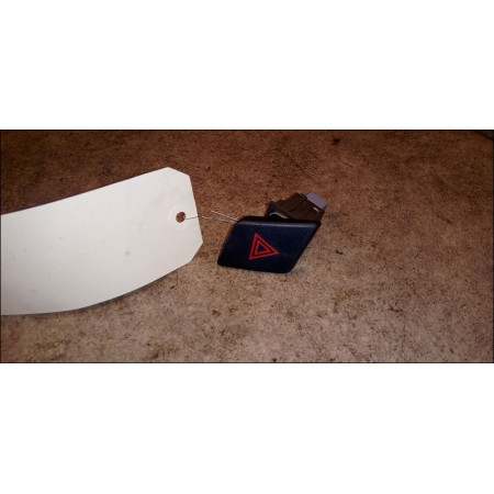 Bouton de warning occasion TOYOTA YARIS II Phase 1 12-2005->11-2009 1.4 D-4D 843320D020