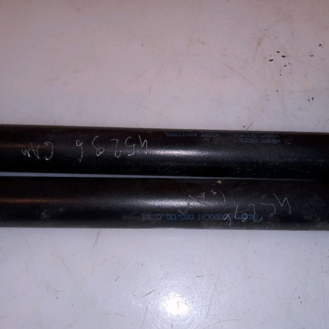 Verin droit hayon occasion VOLKSWAGEN GOLF IV GOLF IV Phase 1 1998-01-01->2005-06-30 1.9 TDI 130ch 1J6827550C 2