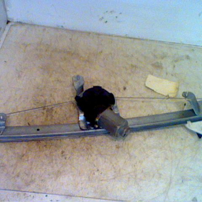 Mecanisme + moteur lève-glace avant droit occasion DACIA LOGAN I Phase 2 07-2008->12-2012 8200901102 1