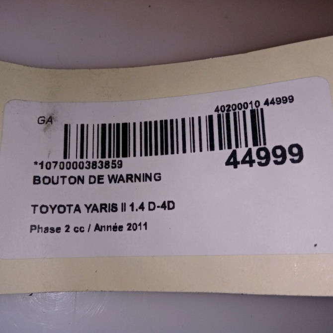 Bouton de warning occasion TOYOTA YARIS II Phase 2 01-2009->05-2011 1.4 D-4D 90ch 843320D020 4