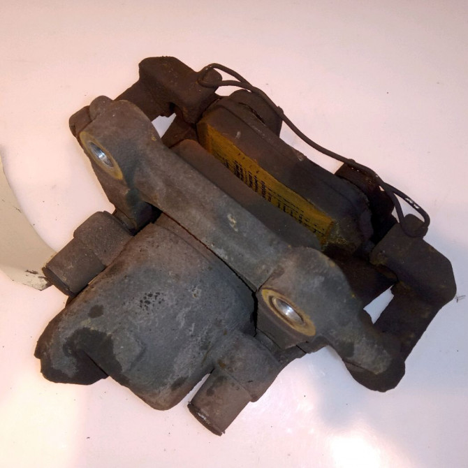 Etrier de frein avant droit occasion VOLKSWAGEN GOLF IV GOLF IV Phase 1 1998-01-01->2005-06-30 1.9 TDI 130ch 1J0615124D 2